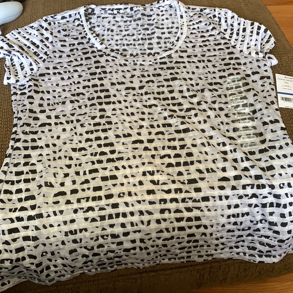 NWT Chaus top